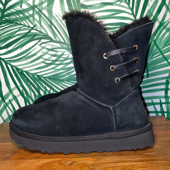 UGG 1018629 Constantine Black Short Sheepskin Boots Women’s 6 - Picture 4 of 9